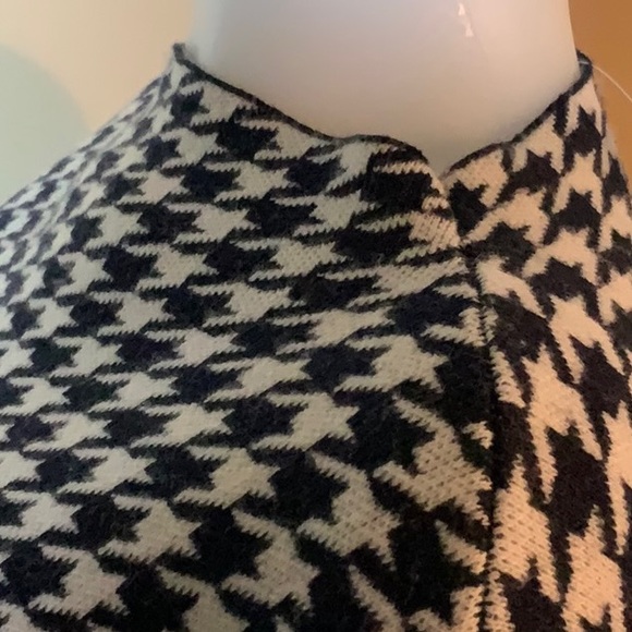 Patterned Sweater - Picture 4 of 6